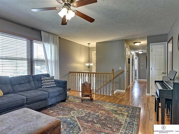 5th image of 9514 Linden Ave