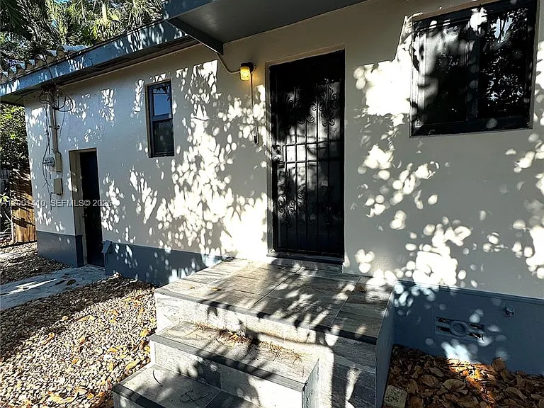 5530 NW Miami Ct — Photo 48