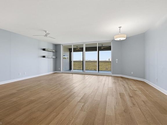 4th image of 425 Cove Tower Dr #703