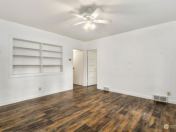 5th image of 3601 Landau Avenue NE