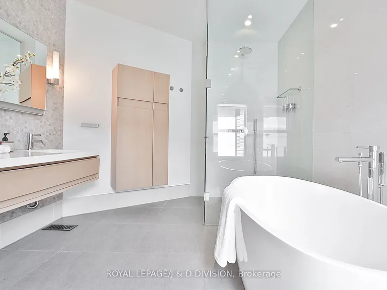 426 Ontario St — Photo 25