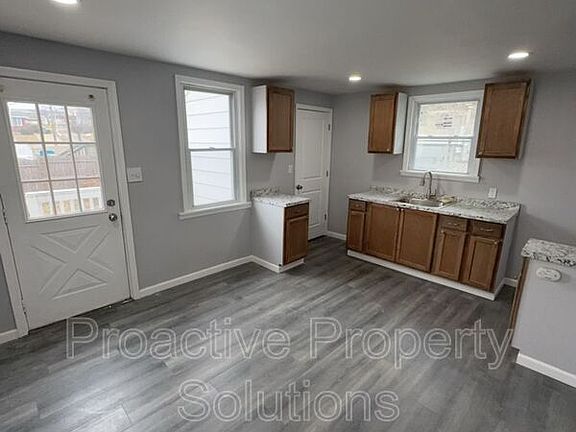 3rd image of 461 Madison St #1/2