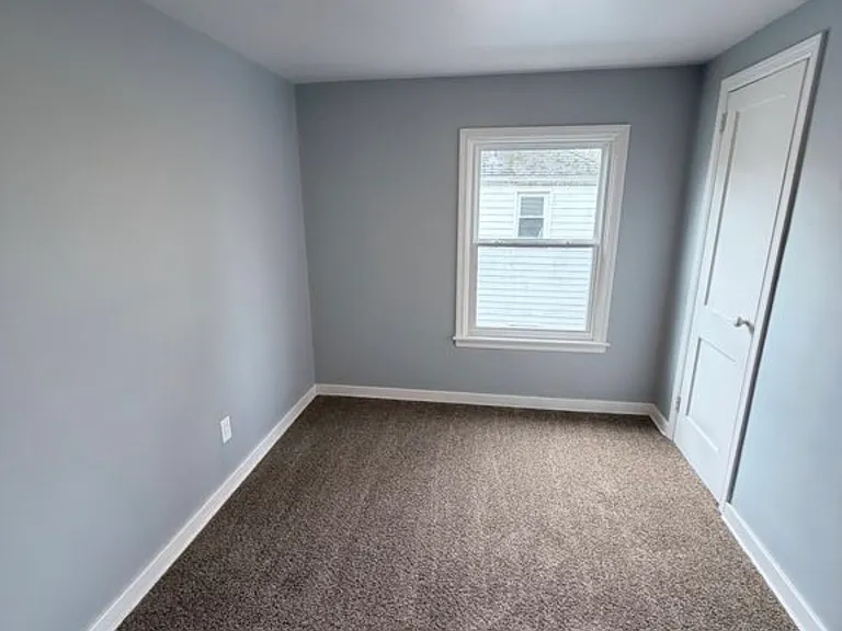 1568 Sunset Ave — Photo 11