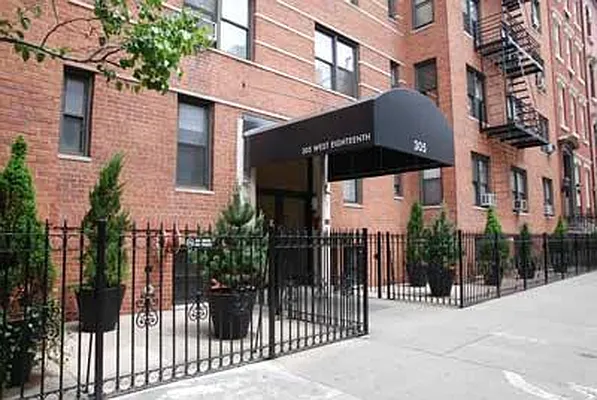 Rented by Buchbinder & Warren | media 4