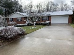 125 Walnutview Dr, Beaver, WV 25813