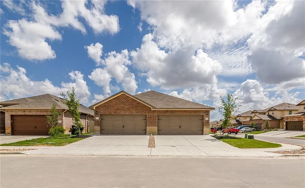 3 bed, 2.0 bath, 1250 sqft, $1,650 — Photo 1