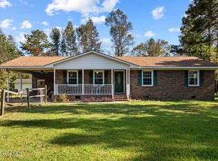 457 Davis Rd, Richlands, NC 28574