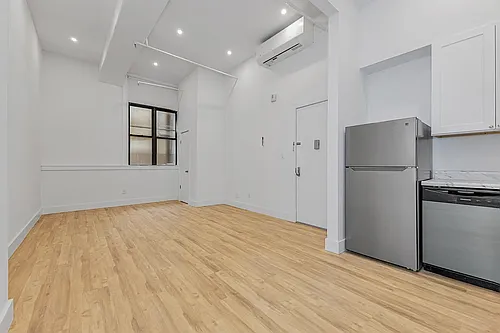 81 Willoughby St #410 Photo 1