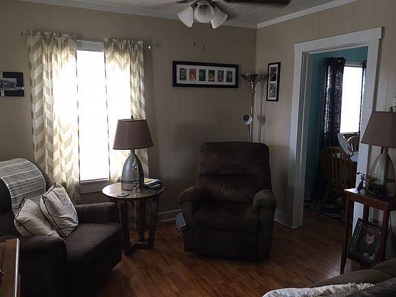 2nd image of 435 Wood St