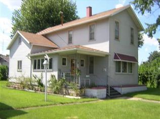 130 Oak St, Port Clinton, OH 43452