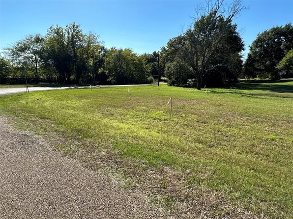 103 Oak Ridge Rd, Mabank, TX 75156