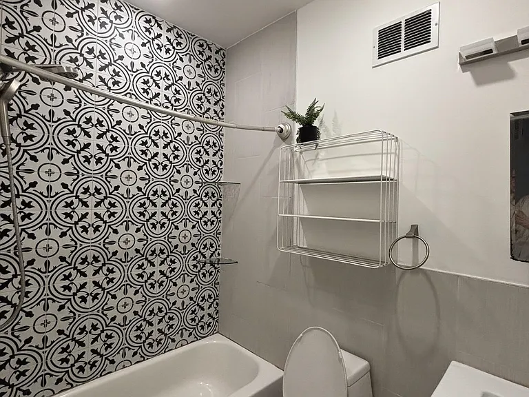 251 Manhattan Ave #1 — Photo 6