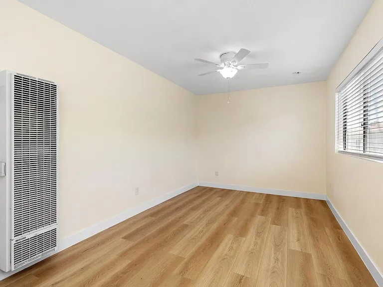 445 47th Street — Photo 3