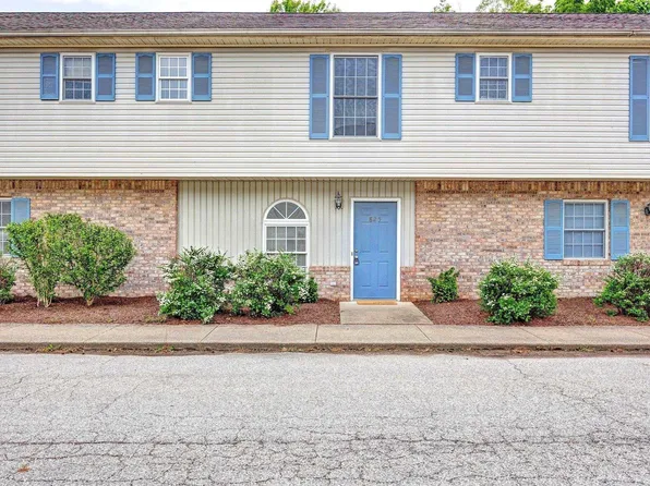 825 E Sherwood Hills Dr, Bloomington, IN 47401