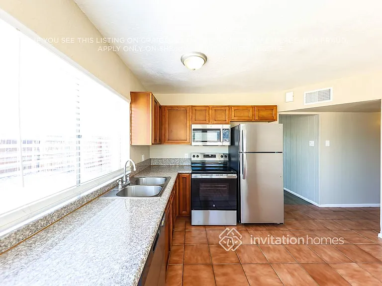 6108 N 71st Dr — Photo 9