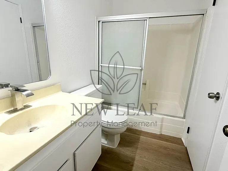 3054 Gladstone St #4 — Photo 18