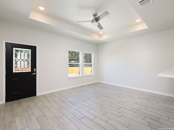 3rd image of 635 Ferris Ave