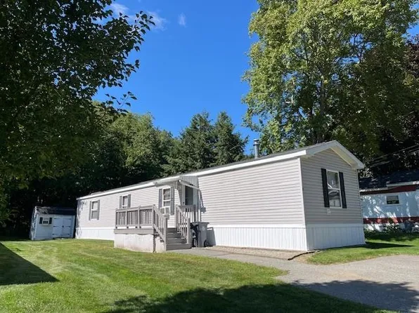 7 Parklane Road, Hampstead, NH 03841