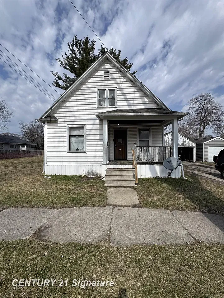 3 bed, 1232 sqft, $1,300 — Photo 1