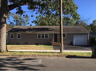 81 Fern St, Springfield, MA 01108