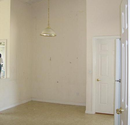 4th image of 2582 Bentshire Dr