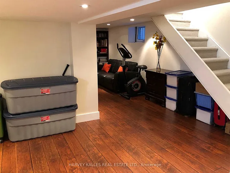 148 Roslin Ave — Photo 16