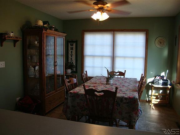 5th image of 821 N Egan Ave