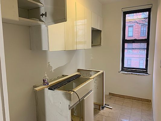 4th image of 430 E 85th St #5C
