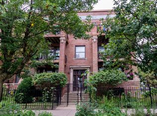 902 W Belle Plaine Ave #1, Chicago, IL 60613