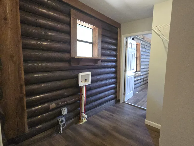 1099 W Hall Ave — Photo 9