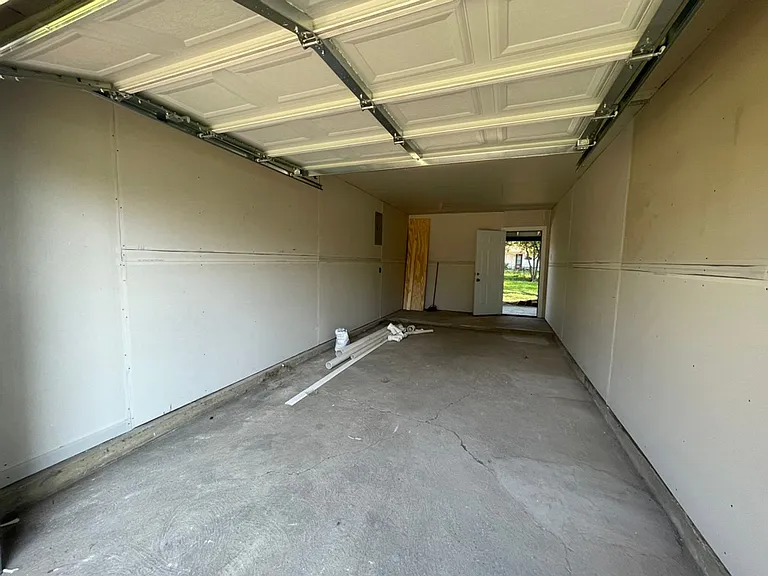 2113 Cloverdale St — Photo 19