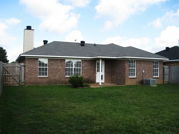 319 Green Meadow Dr, Pearl, MS 39208
