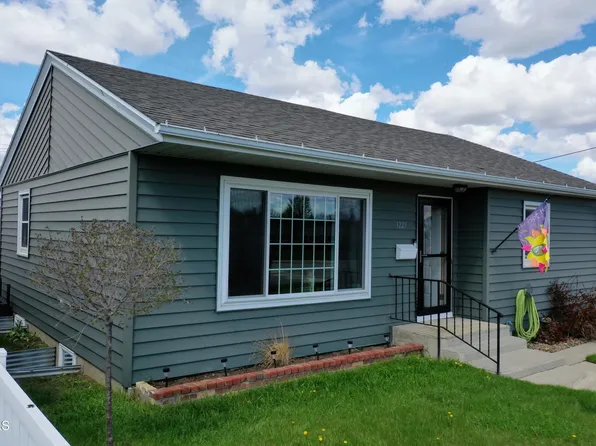 1229 1st Ave E, Williston, ND 58801