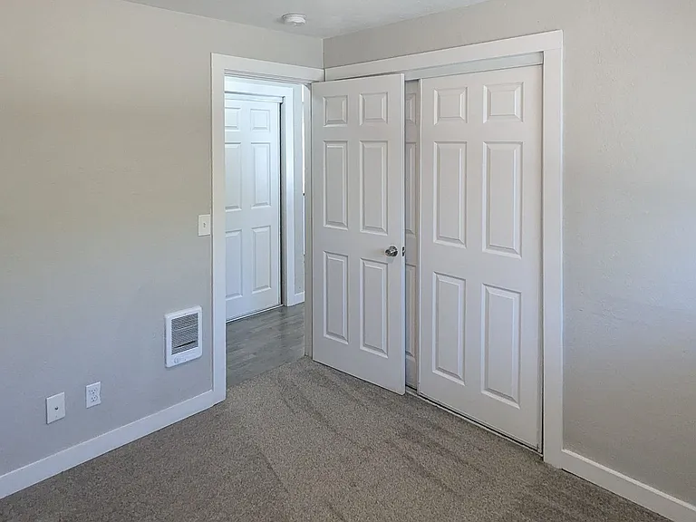 861 Chemawa Rd N — Photo 7