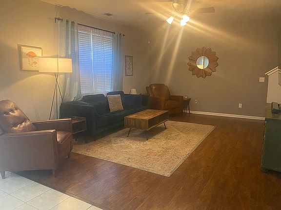 3rd image of 18 Cedar Ln