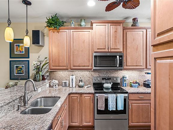 3rd image of 8191 Breton Cir