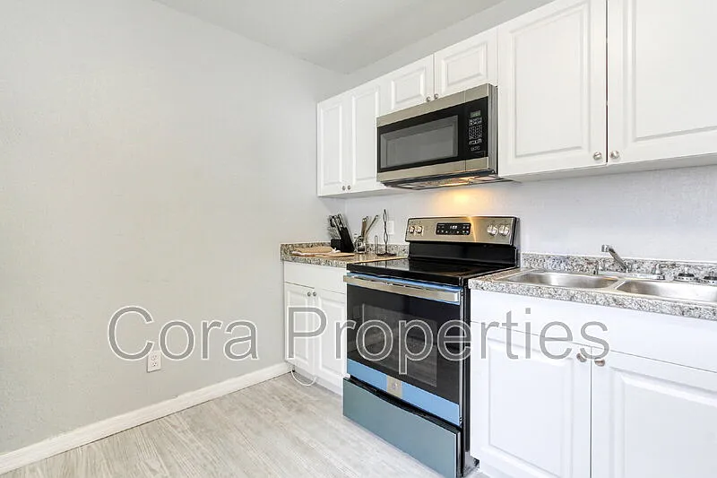 3 bed, 1.0 bath, 1000 sqft, $1,550 — Photo 4