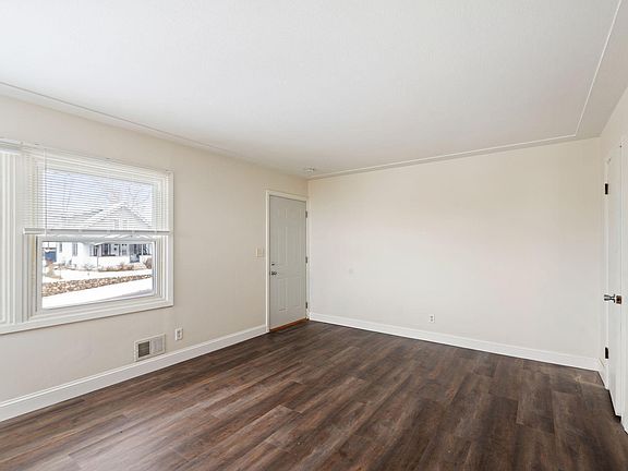 3rd image of 1132 40th Ave NE
