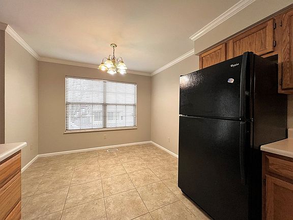 4th image of 10025 Highgate Cir