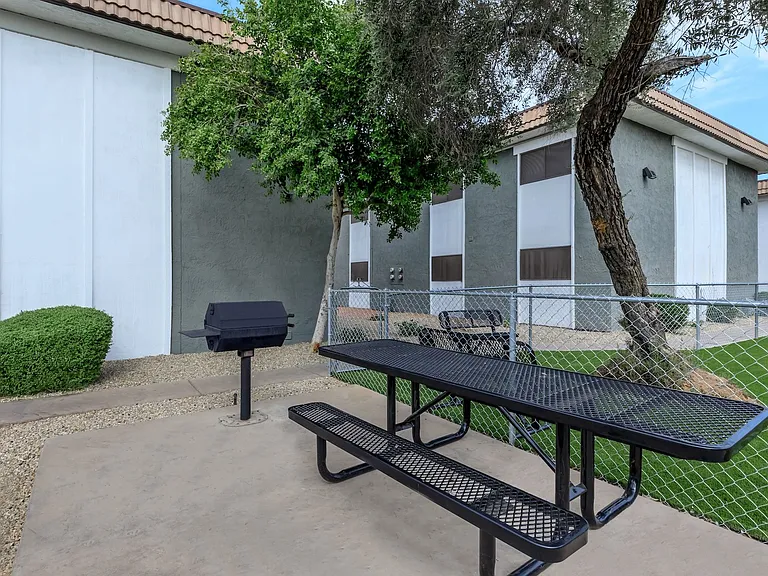 Palisade Park Aparments — Photo 13