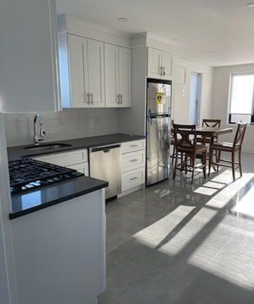 2nd image of 148 Bay 49 St Floor 3