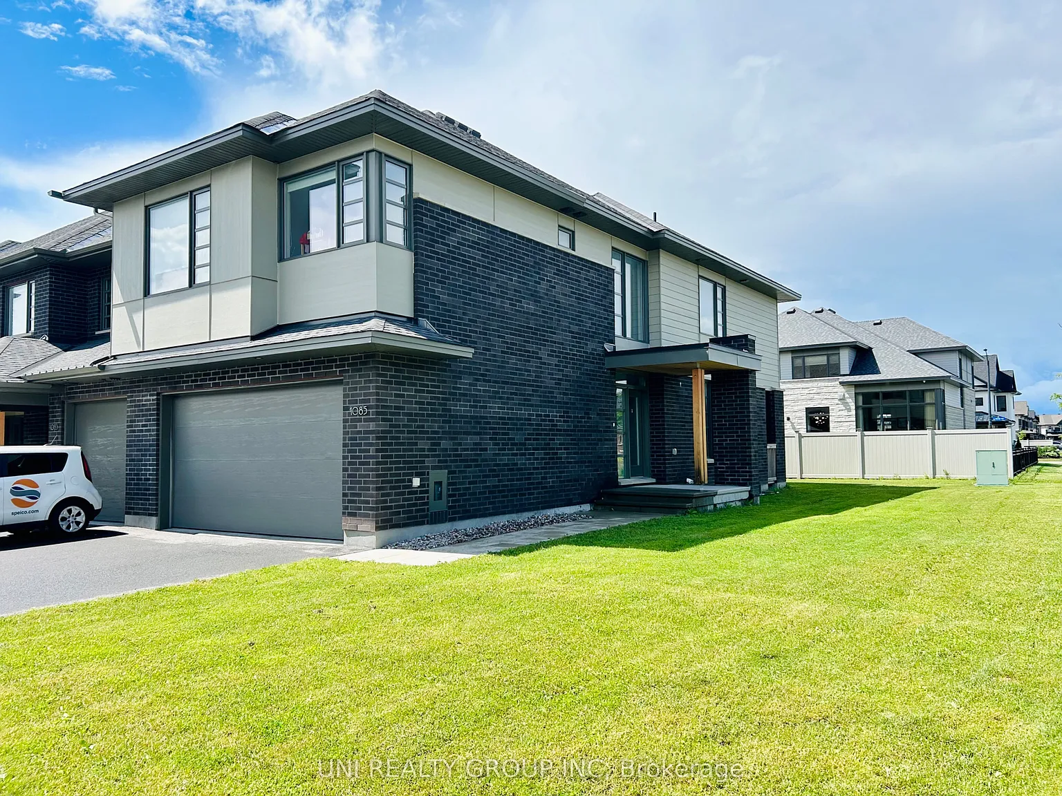 4 bed, $3,100 — Photo 1