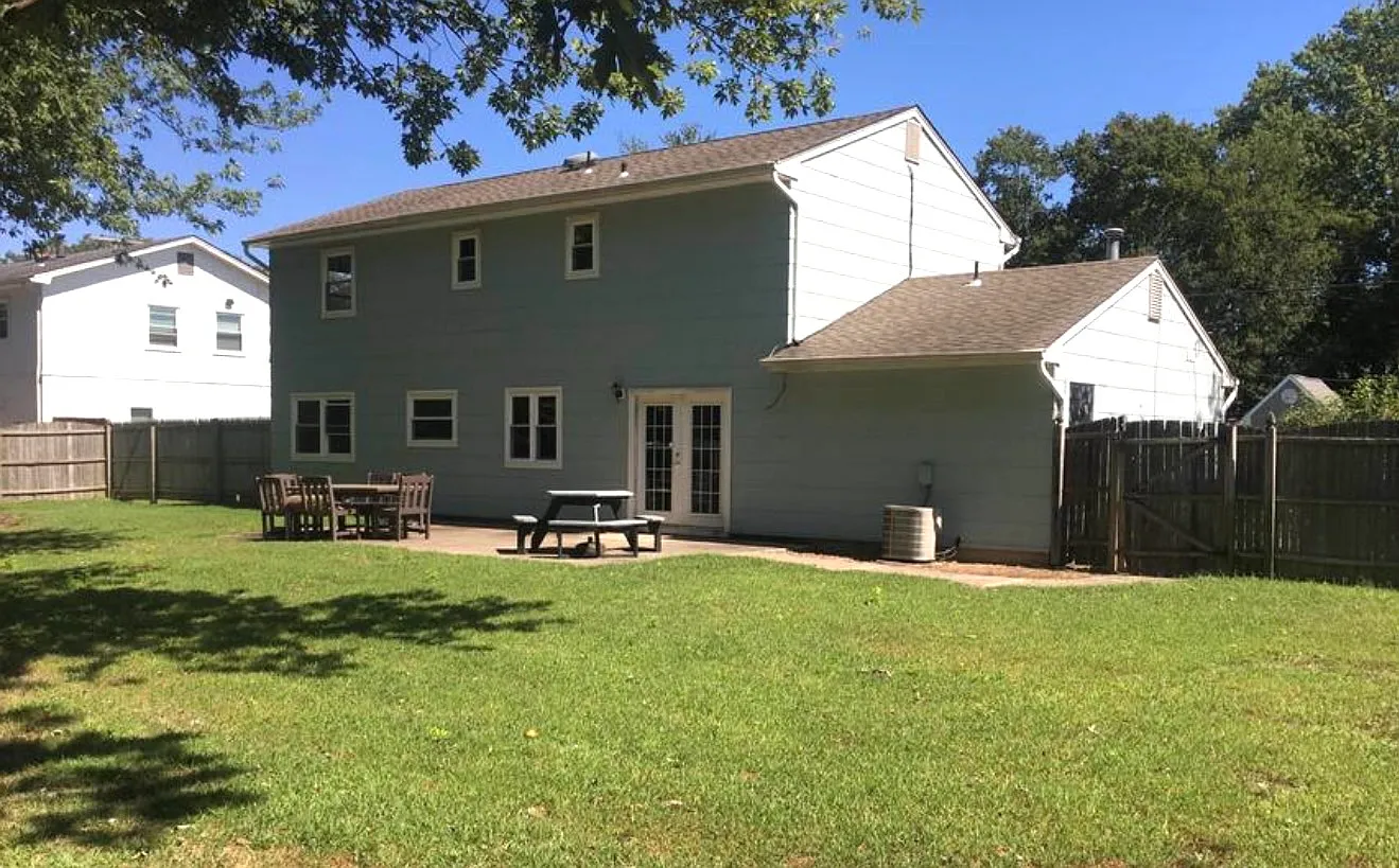 5 bed, $3,550 — Photo 2