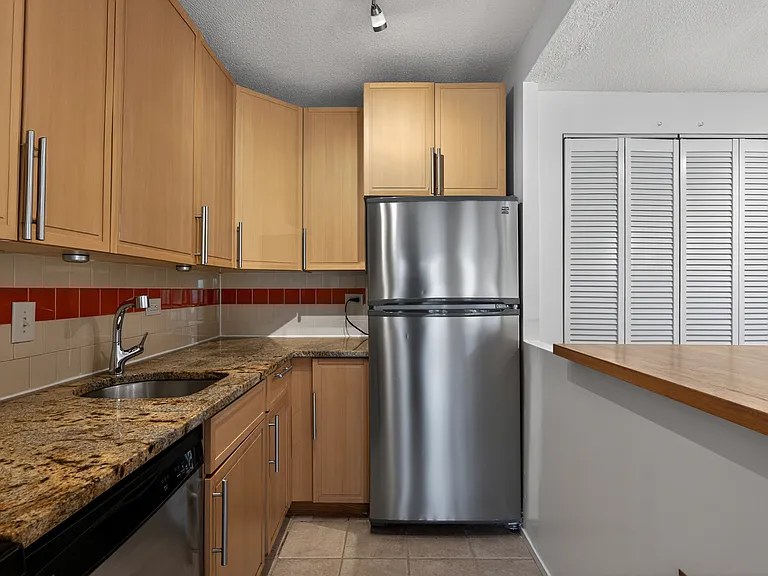 1311 Delaware Ave SW #231 — Photo 22