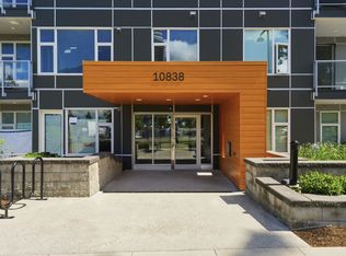 10838 Whalley Blvd #211, Surrey, BC V3R 5J7