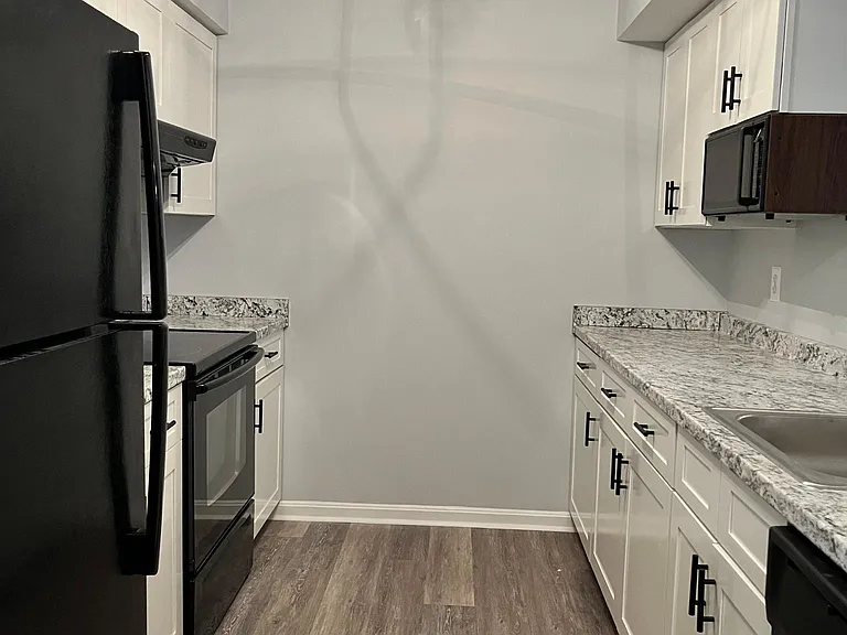5843 Orchard Hill Ct — Photo 3
