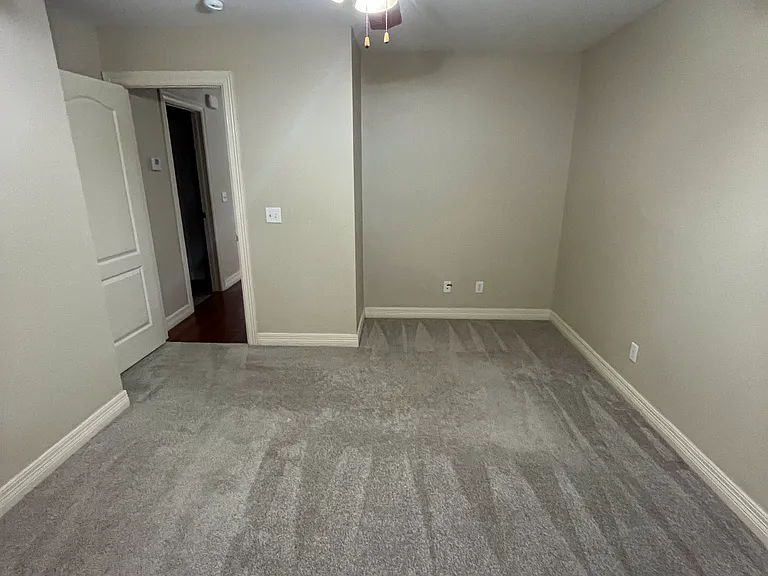 3553 E Crow Ln — Photo 11