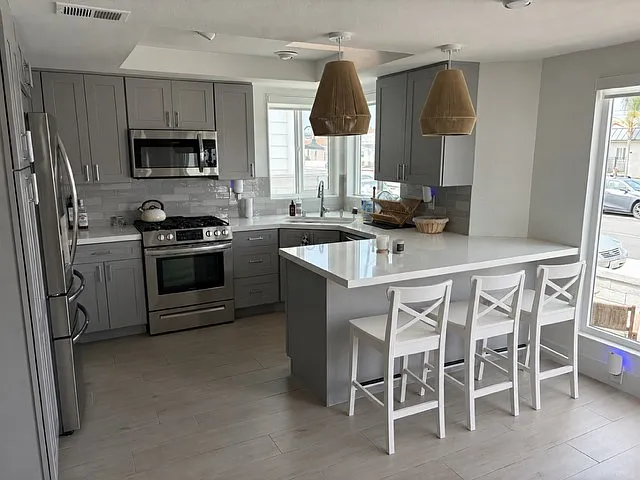 1237 W Balboa Blvd — Photo 6
