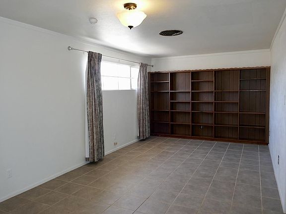5th image of 1222 W 18th Pl