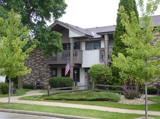 W176N9742 Riversbend Cir E, Germantown, WI 53022